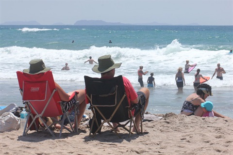 hot water beach people2.jpg