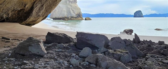 cathedral-cove-rockfall-30-aug_edited.jpg