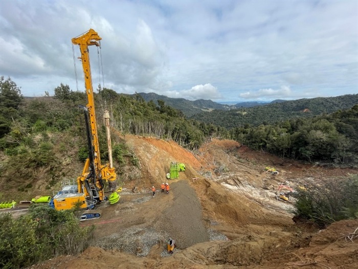 Waka Kotahi piling rig SH25A 4 Aug 2023.jpg