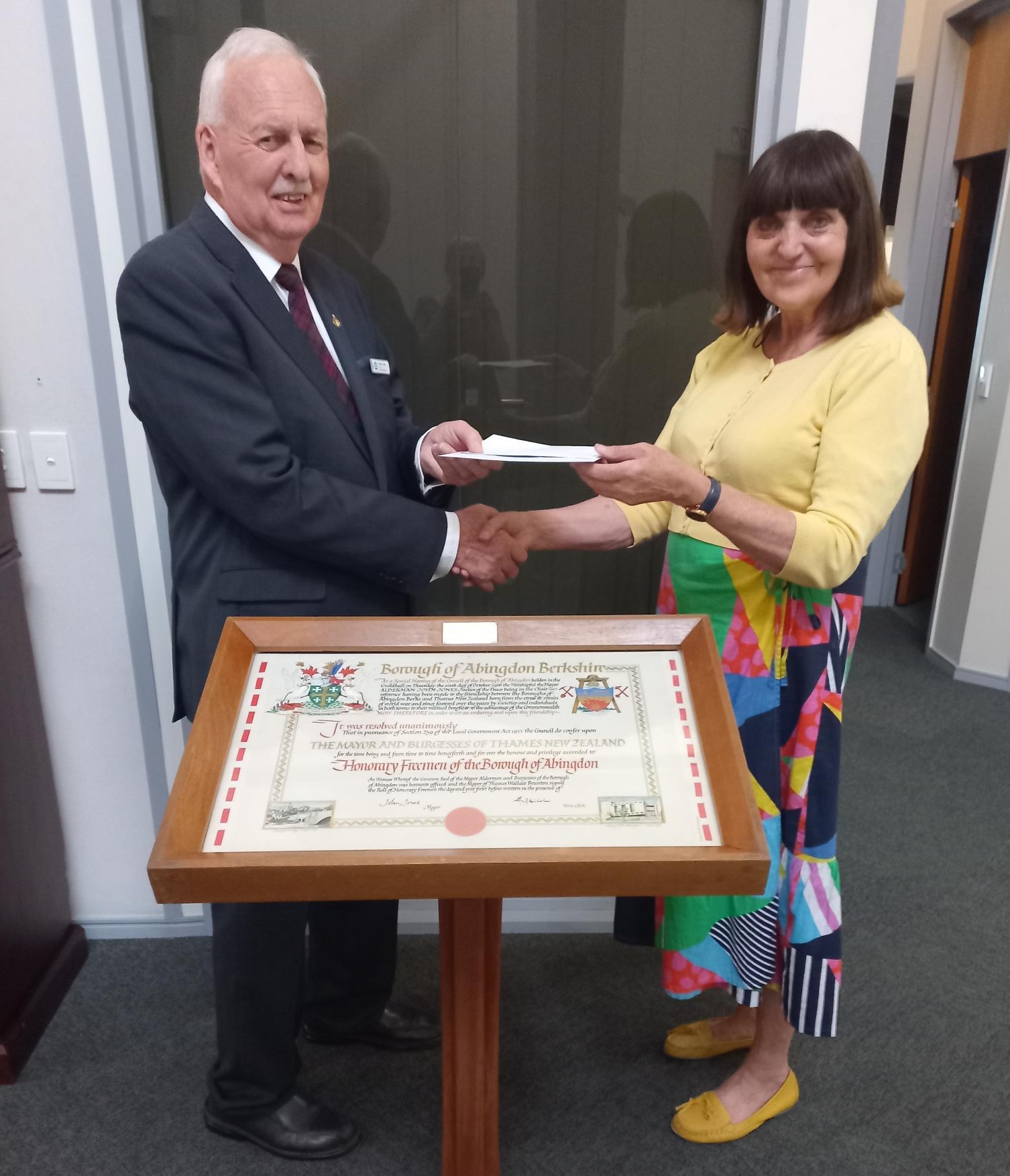 Abingdon letter handover 2.jpg
