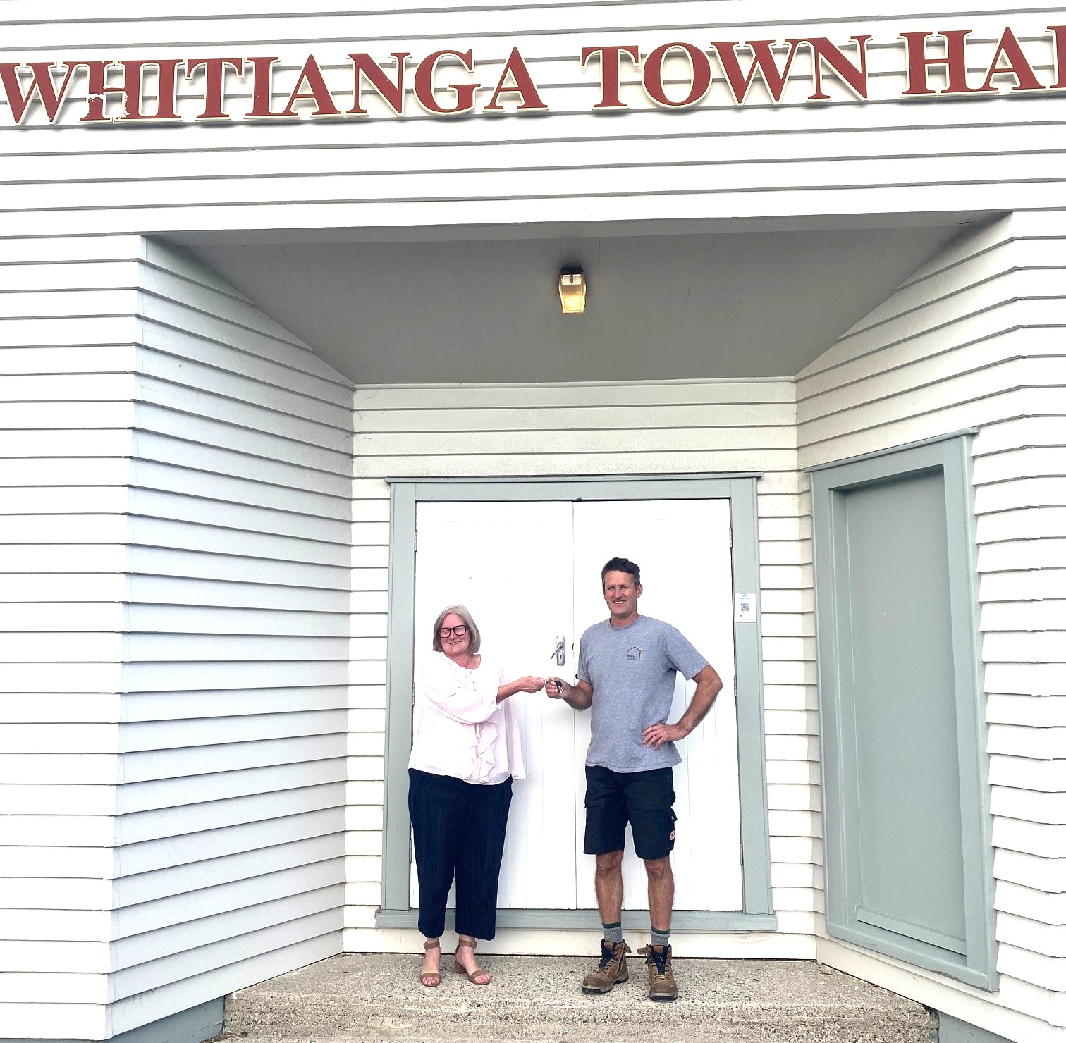 Whitianga Town Hall handover key 2.jpg