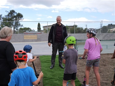 Mayor Len Salt opens the park